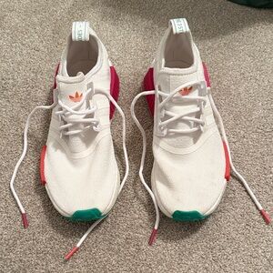 RARE color way! WOMEN'S Adidas NMD R1 Low White Magenta Green GZ4964. Size 8